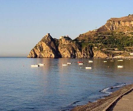 Le Zagare Apartments SantʼAlessio Siculo エクステリア 写真