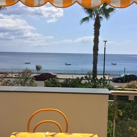 Le Zagare Apartments SantʼAlessio Siculo エクステリア 写真