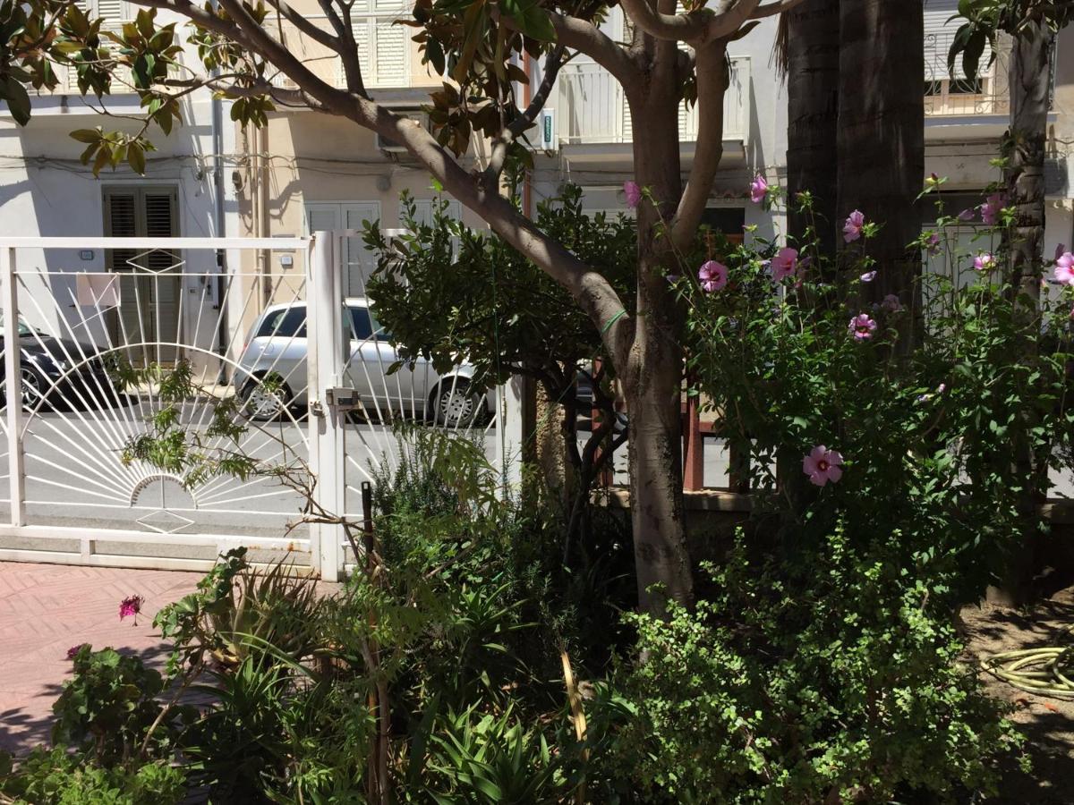 Le Zagare Apartments SantʼAlessio Siculo エクステリア 写真