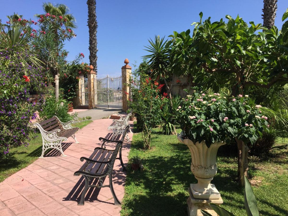 Le Zagare Apartments SantʼAlessio Siculo エクステリア 写真