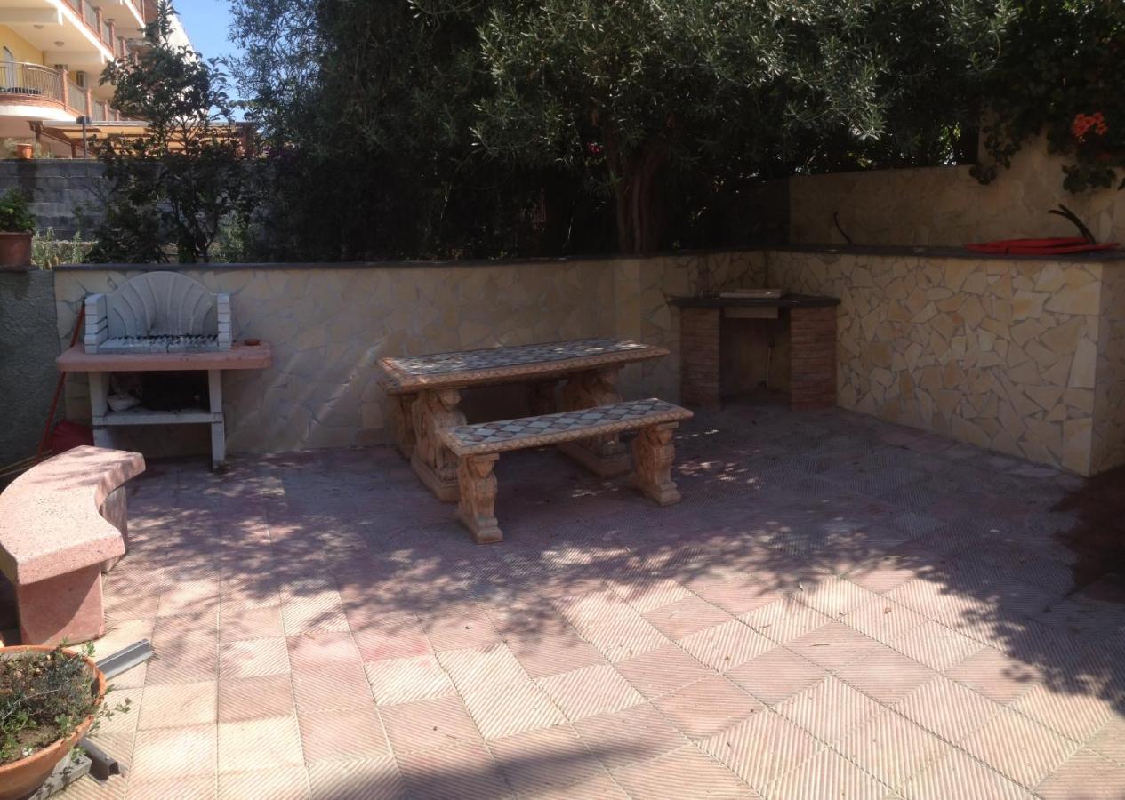 Le Zagare Apartments SantʼAlessio Siculo エクステリア 写真