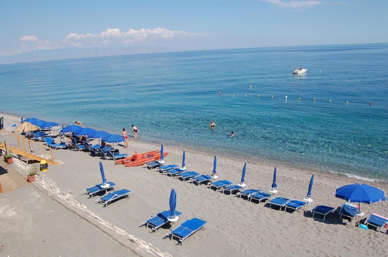Le Zagare Apartments SantʼAlessio Siculo エクステリア 写真