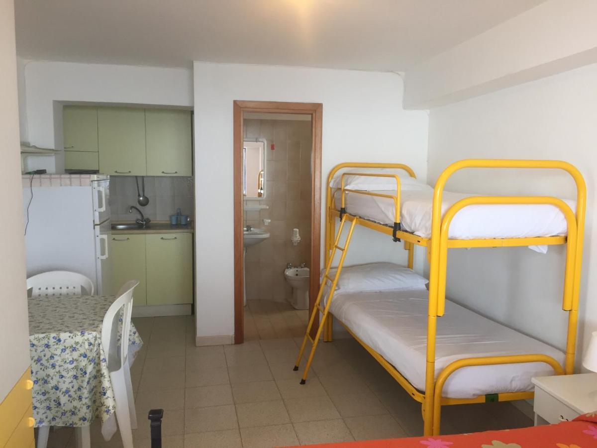 Le Zagare Apartments SantʼAlessio Siculo エクステリア 写真