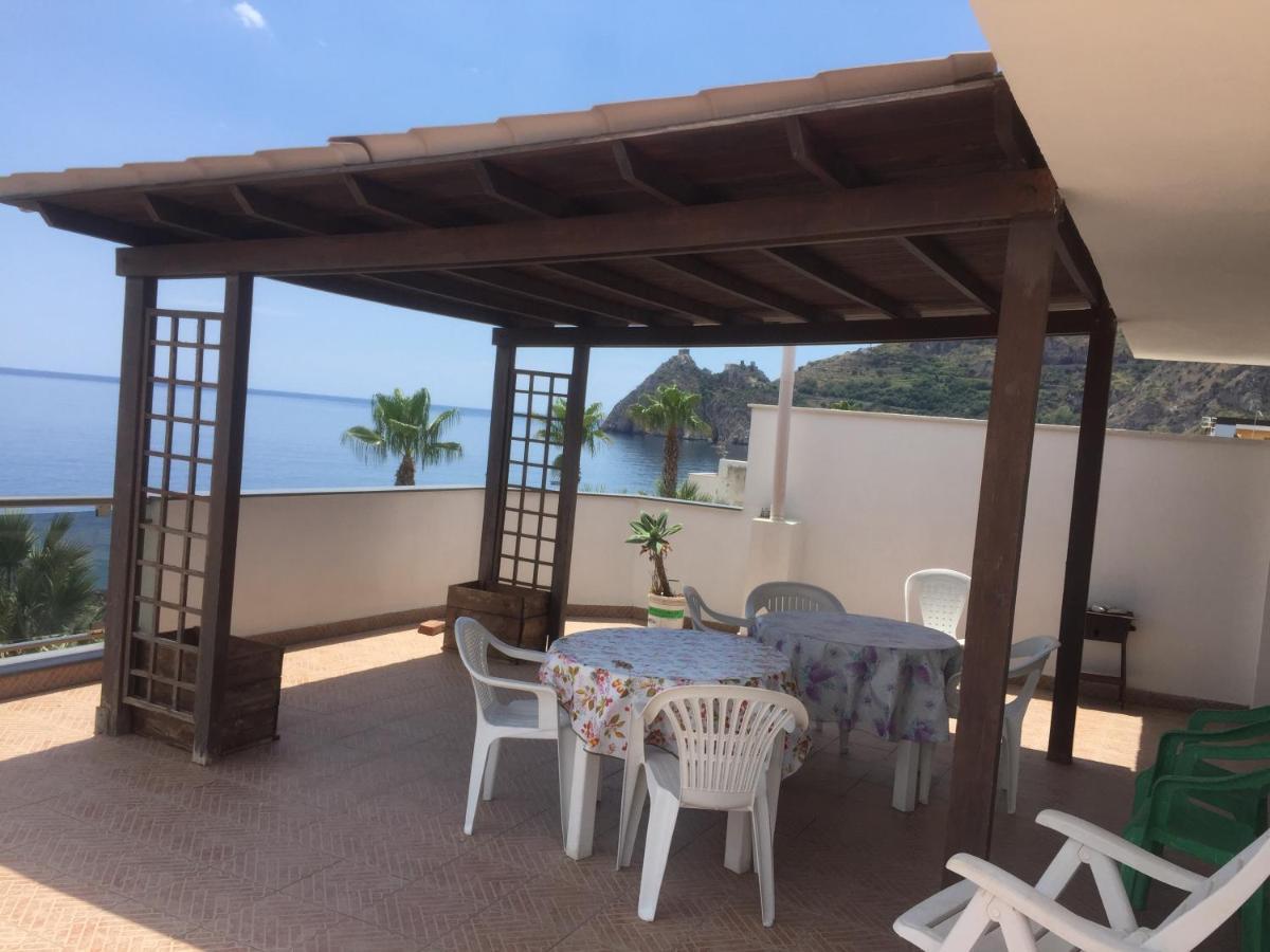 Le Zagare Apartments SantʼAlessio Siculo エクステリア 写真