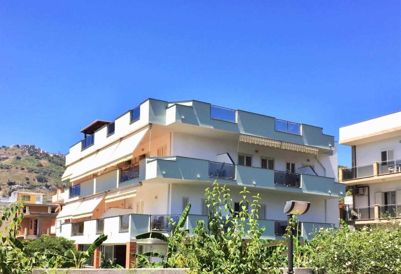 Le Zagare Apartments SantʼAlessio Siculo エクステリア 写真