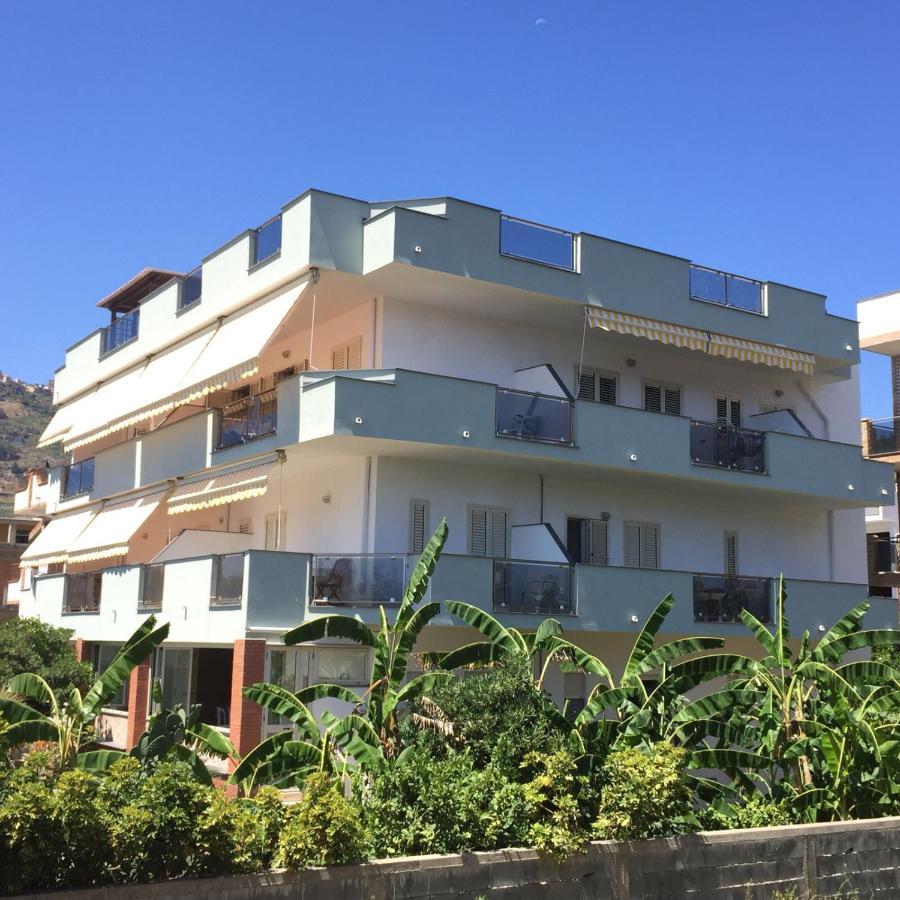 Le Zagare Apartments SantʼAlessio Siculo エクステリア 写真