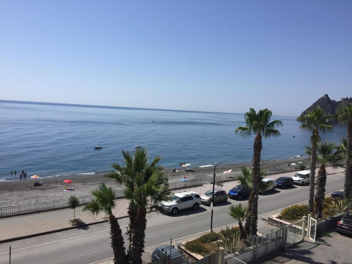 Le Zagare Apartments SantʼAlessio Siculo エクステリア 写真