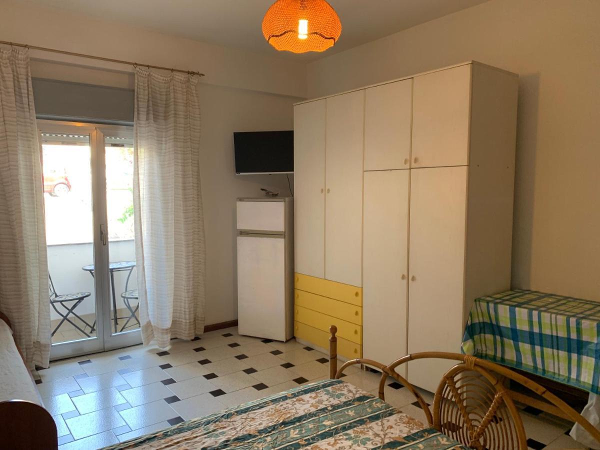 Le Zagare Apartments SantʼAlessio Siculo エクステリア 写真