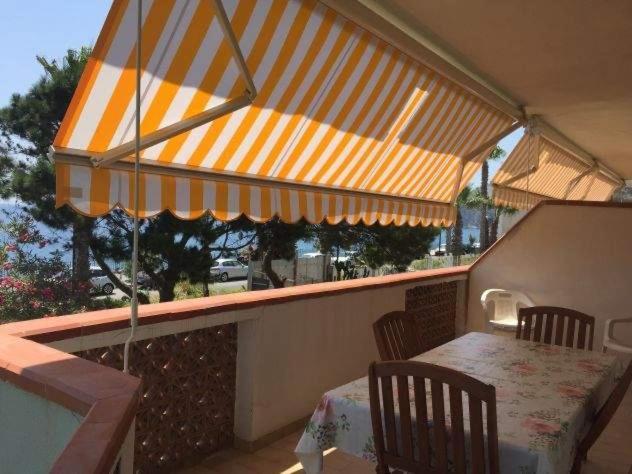 Le Zagare Apartments SantʼAlessio Siculo エクステリア 写真
