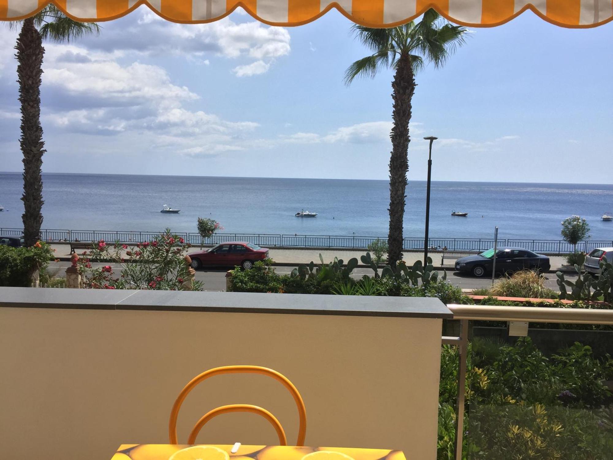 Le Zagare Apartments SantʼAlessio Siculo エクステリア 写真